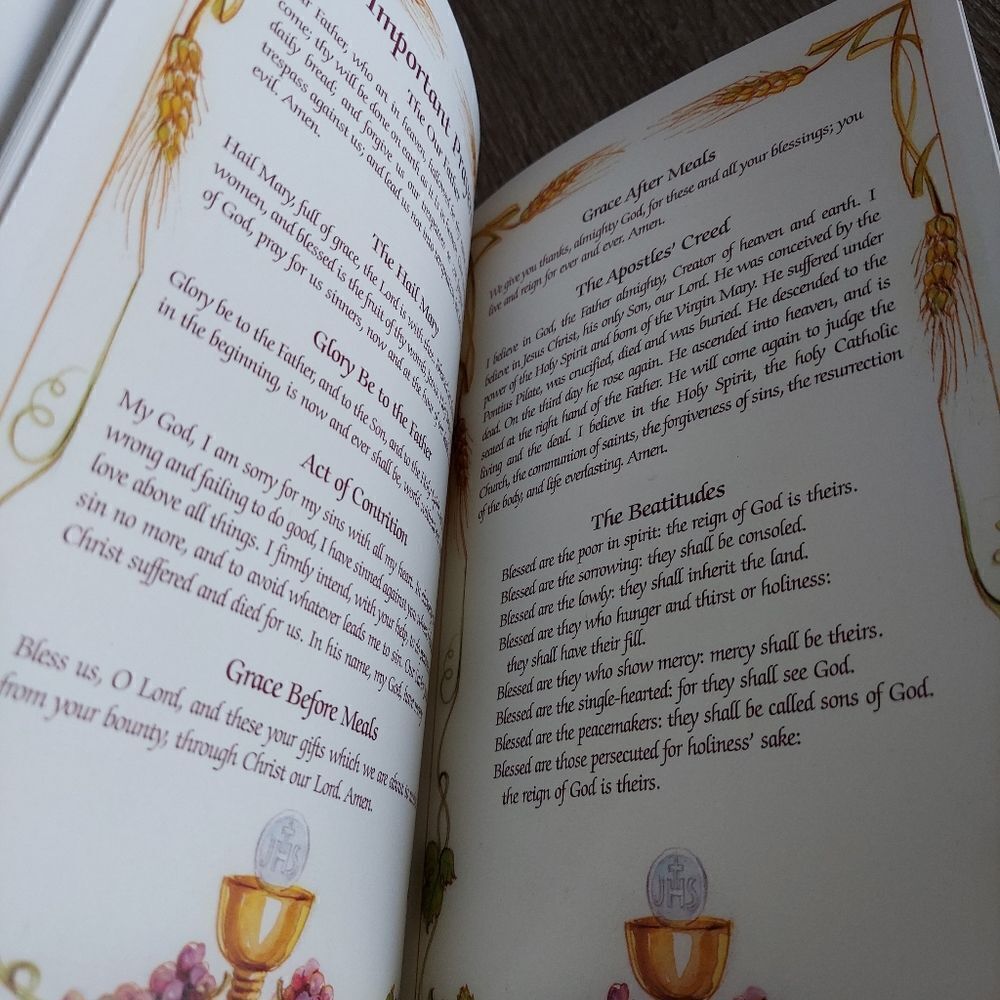 Remembrance of My First Holy Communion Padded Hard Cover Book - Picture 6 of 7